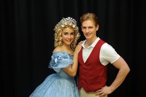 Mikayla Williams, Linden Furnell @ BroadwayWorld Mikayla Williams, Linden Furnell Photo