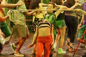 Kari Twyman, Amber Hamilton and the cast of IN THE HEIGHTS Photo