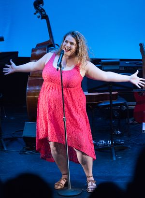 Bonnie Milligan Photo