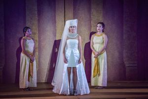 Taylor Louderman Photo