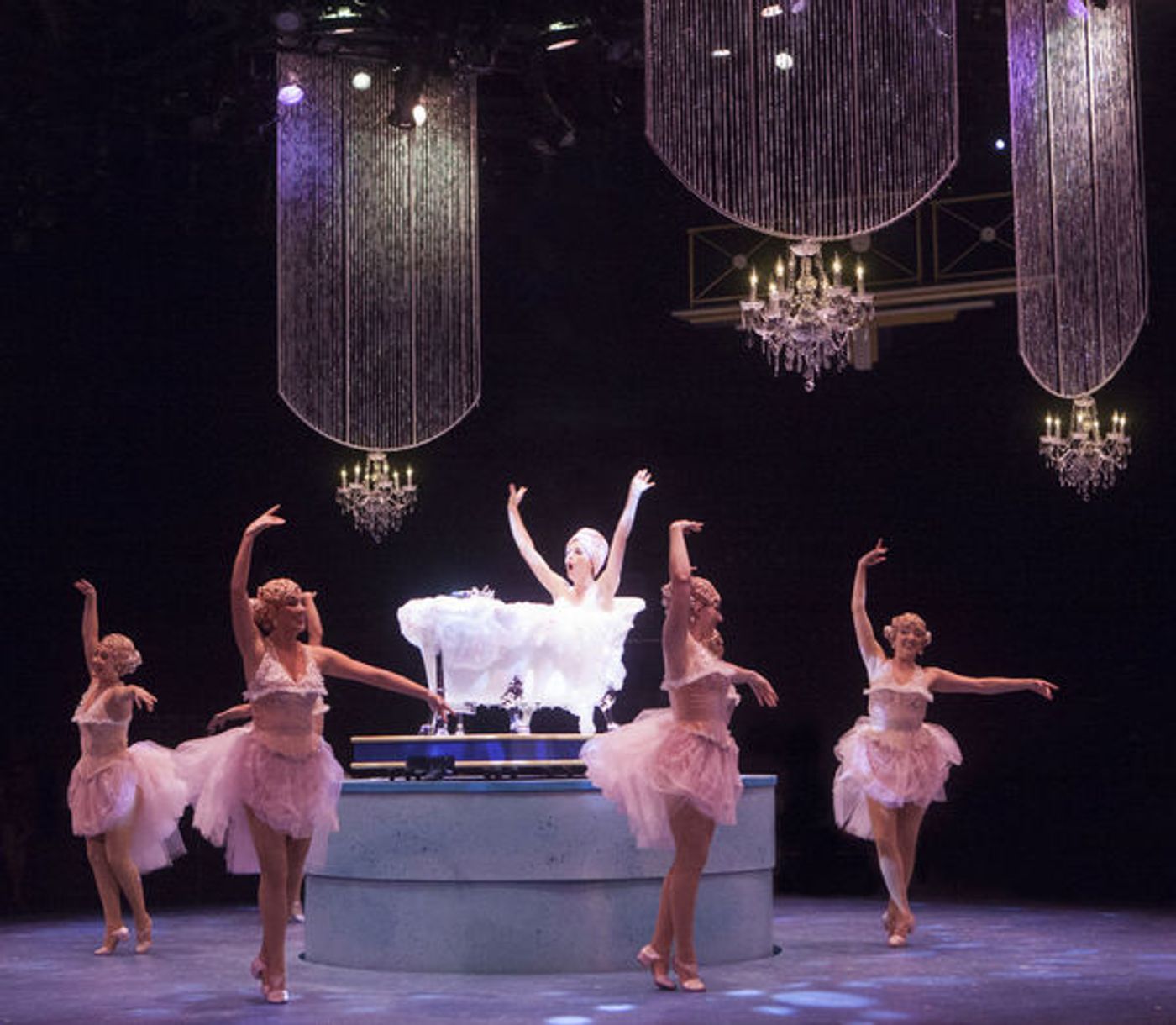 Photo Flash: First Look at Matt Loehr, Kristie Kerwin, HollyAnn Butler and More in NICE WORK IF YOU CAN GET IT at Music Circus  Image