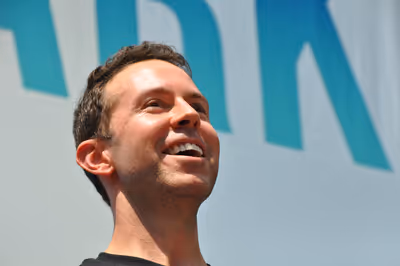 Jeremy Benton Photo
