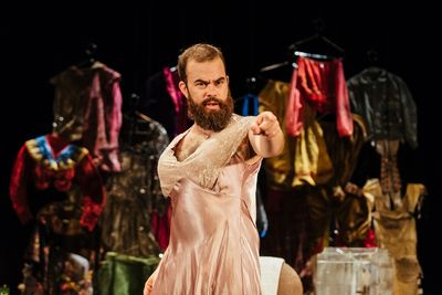 Tim Bell in DAME NATURE at Edinburgh Fringe 2016 Photo