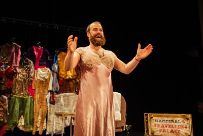 Tim Bell in DAME NATURE at Edinburgh Fringe 2016 Photo