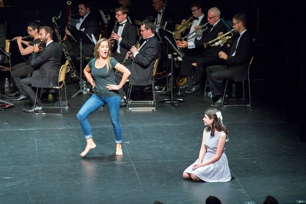 Betsy Morgan, Zoe Wilson Photo