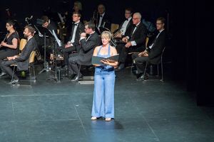 Elizabeth Stanley @ BroadwayWorld Elizabeth Stanley Photo