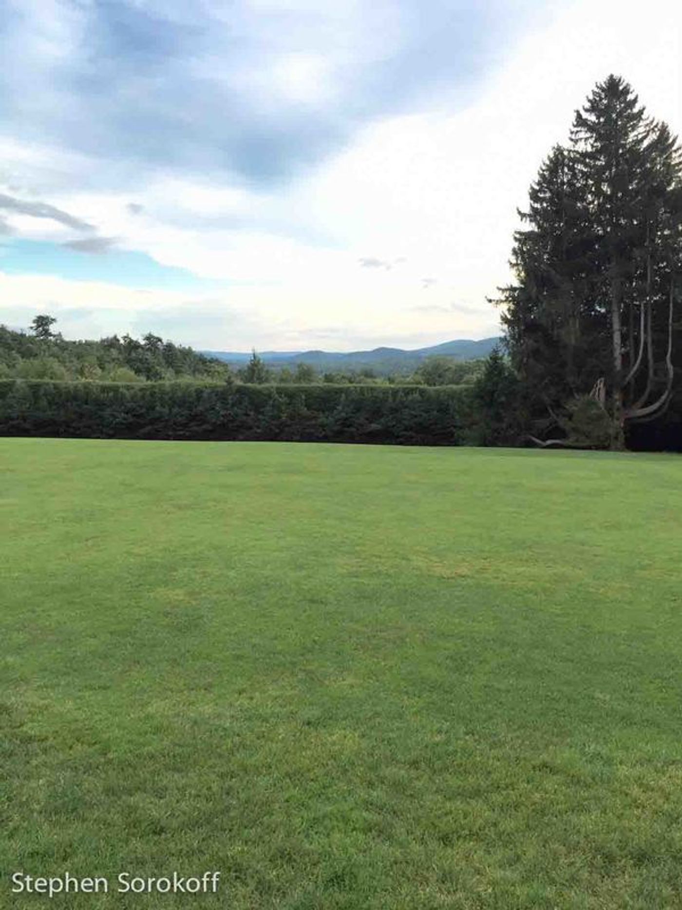 Photo Coverage: Barry Humphries Brings Weimar Cabaret to Tanglewood  Image