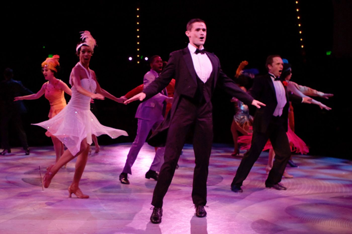 Photo Flash: First Look at North Shore Music Theatre's SINGIN' IN THE RAIN  Image