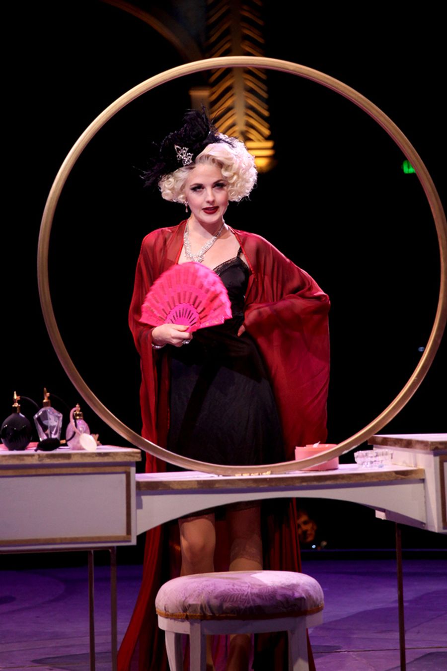 Photo Flash: First Look at North Shore Music Theatre's SINGIN' IN THE RAIN Image