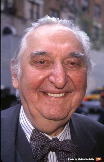 Fyvush Finkel attends the Fox TV Network Upfronts on on May 18, 2000 in New York City Photo