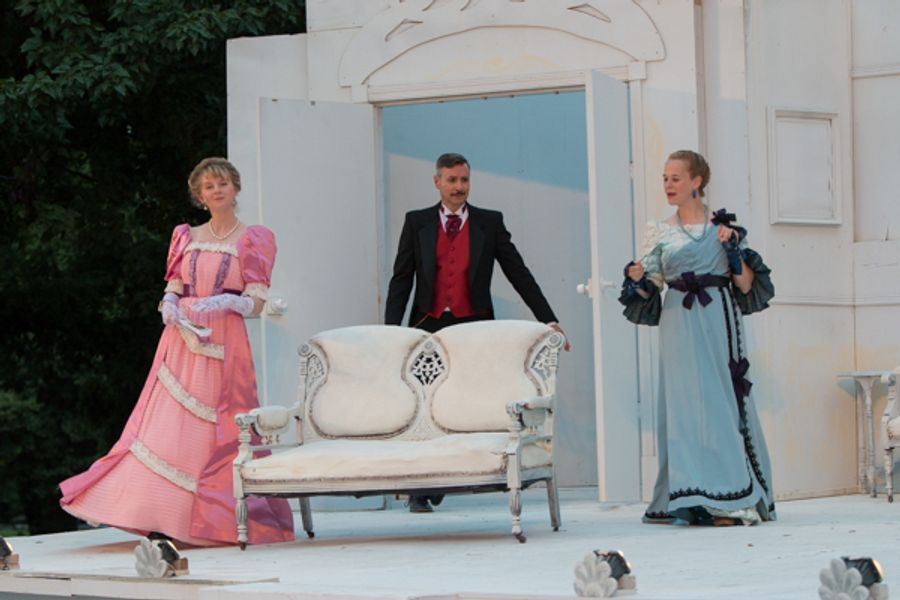 Photo Coverage: First look at Actors' Theatre of Columbus' AN IDEAL HUSBAND Image