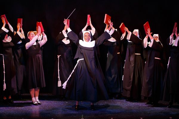 Jeannette Bayardelle (Deloris Van Cartier) and the cast of Theatre By The Sea''s SIST Photo