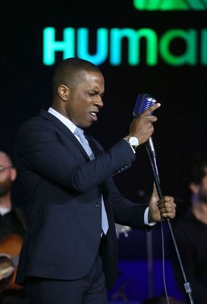 Leslie Odom Jr. @ BroadwayWorld Leslie Odom Jr. Photo
