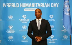 Leslie Odom Jr. @ BroadwayWorld Leslie Odom Jr. Photo