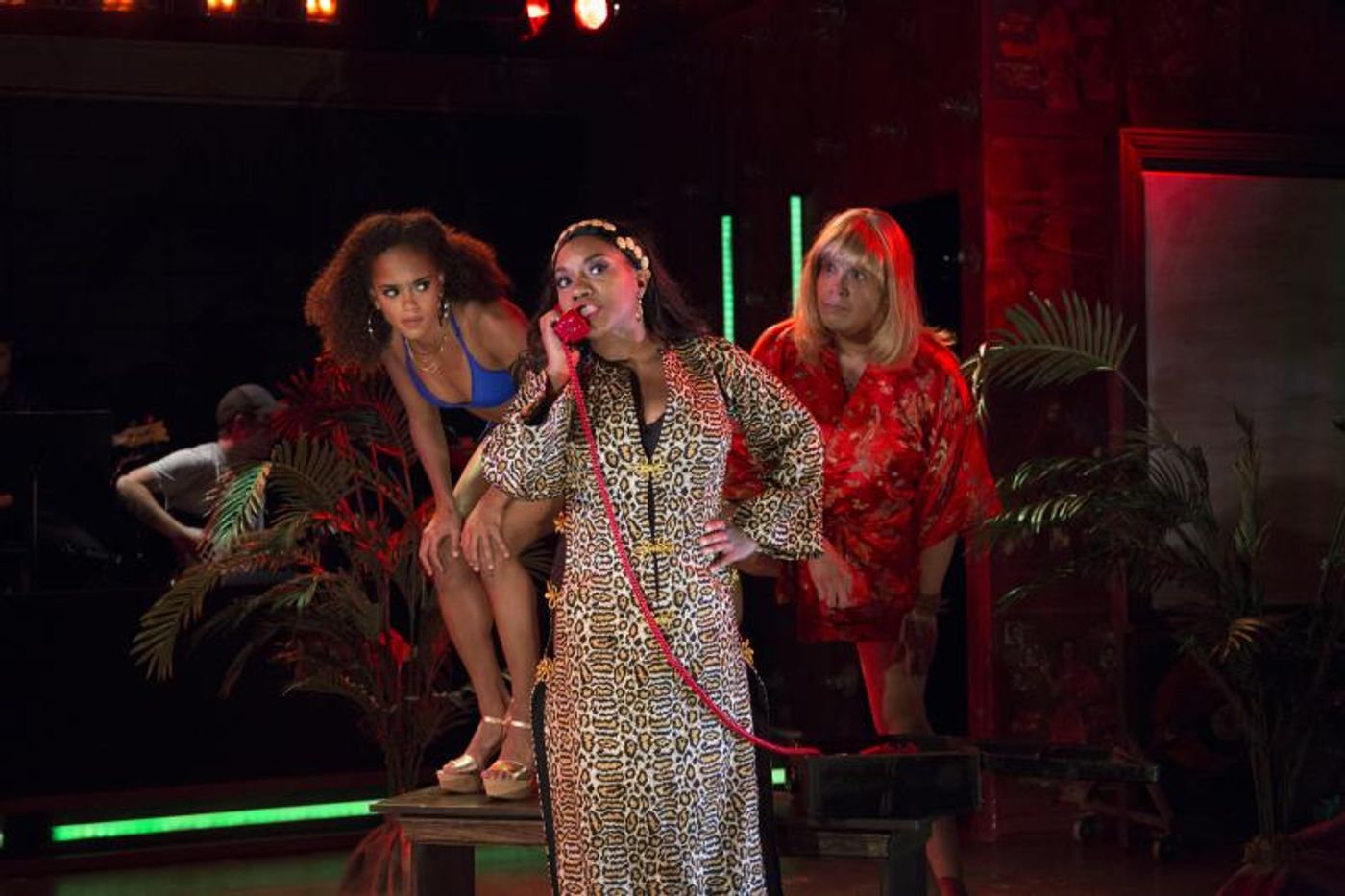 Review: Annie Golden stars as Annie Golden in BROADWAY BOUNTY HUNTER  Image