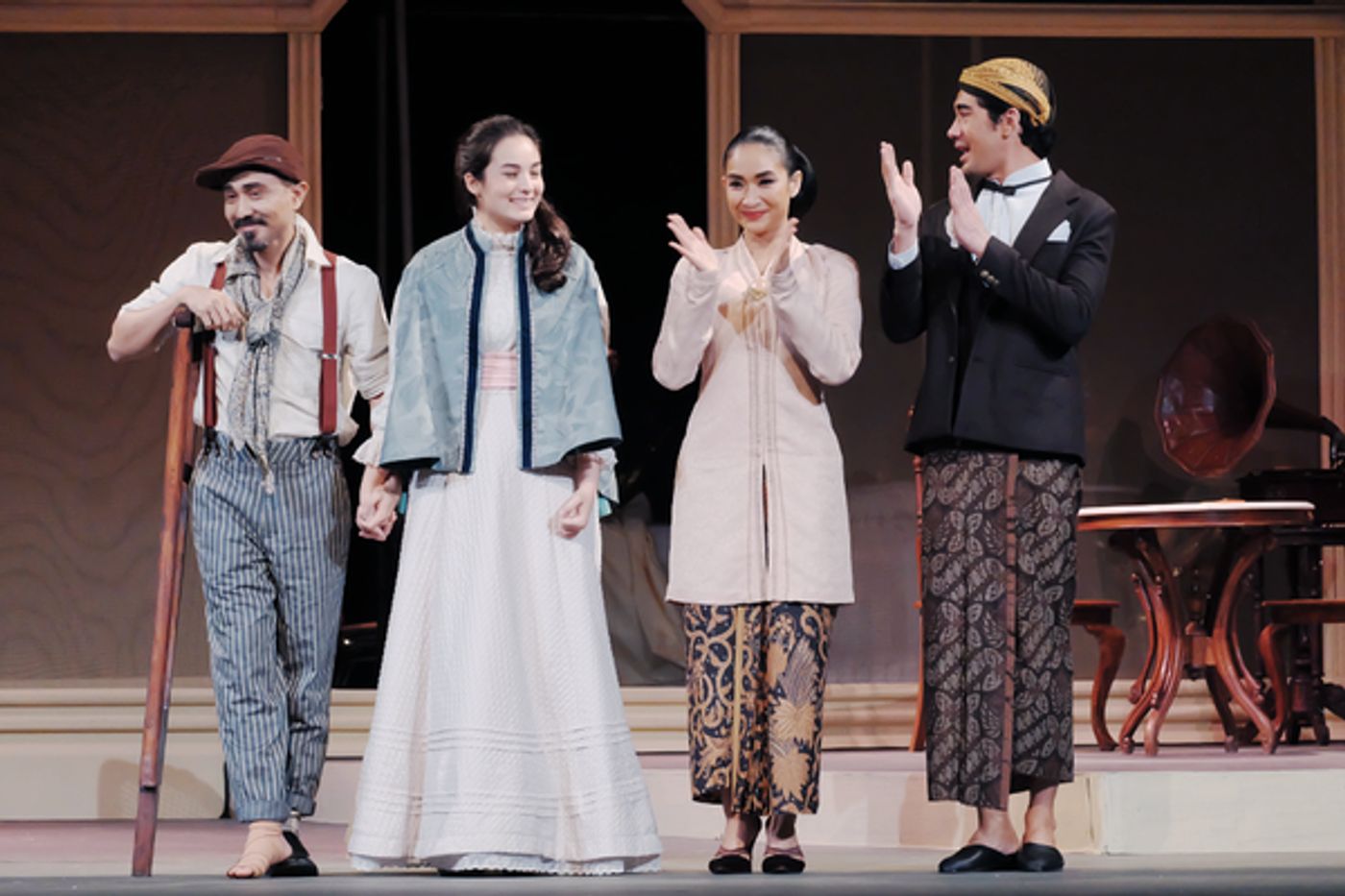 Review: BUNGA PENUTUP ABAD at Jakarta Art Building Image
