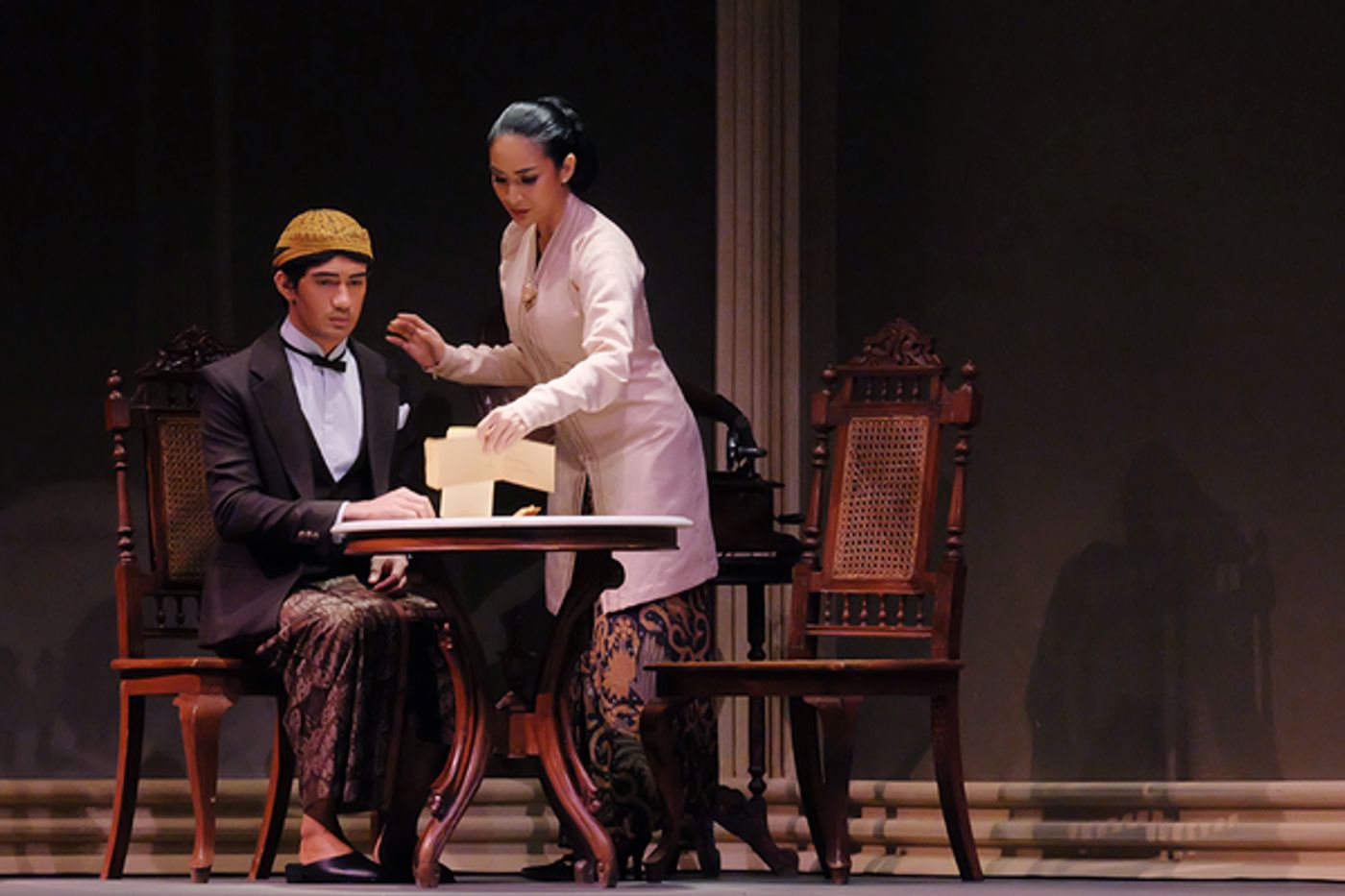 Review: BUNGA PENUTUP ABAD at Jakarta Art Building Image