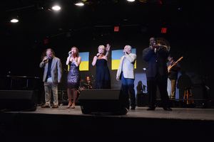 Craig Schulman, Rita Harvey, Carter Calvert, Danny Zolli and Roosevelt Andre Credit @ BroadwayWorld Craig Schulman, Rita Harvey, Carter Calvert, Danny Zolli and Roosevelt Andre Credit Photo