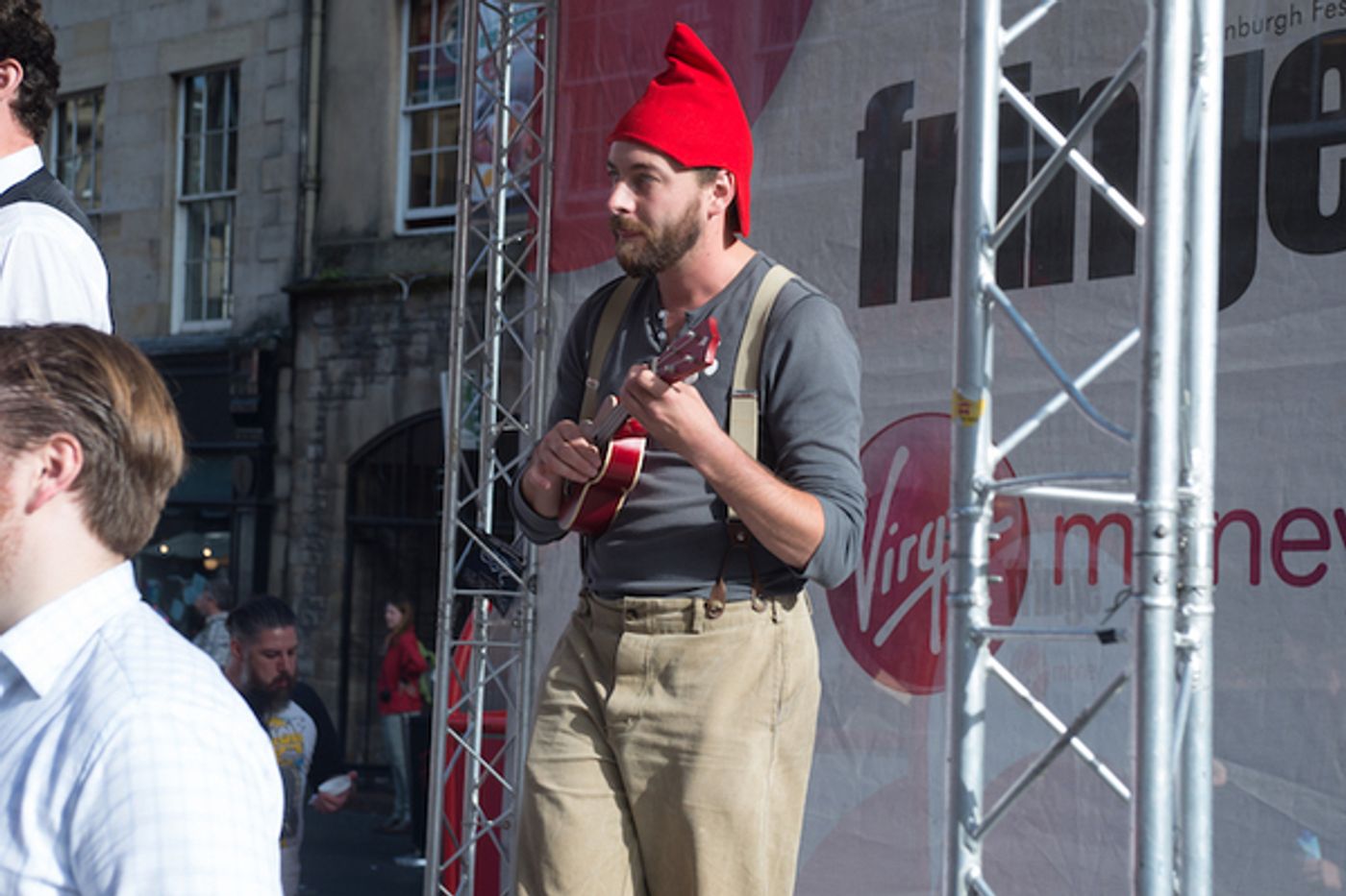 Photo Flash: Edinburgh 2016 - Street Performers On The Royal Mile  Image