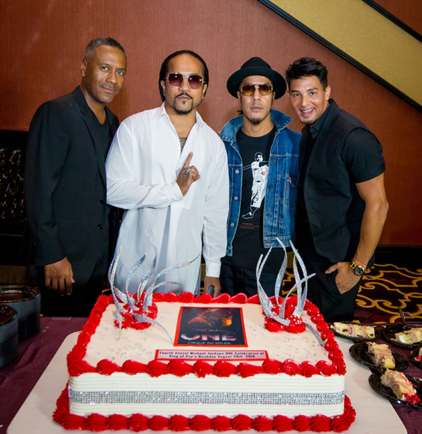 Photo Flash: Michael Jackson ONE Hosts Birthday Celebration for The King of Pop Photo Flash: Michael Jackson ONE Hosts Birthday Celebration for The King of Pop Image