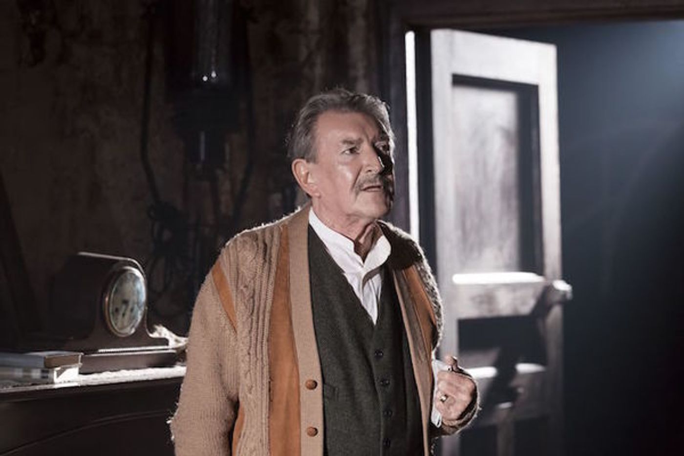 Photo Flash: Kenneth Branagh Opens In THE ENTERTAINER  Image