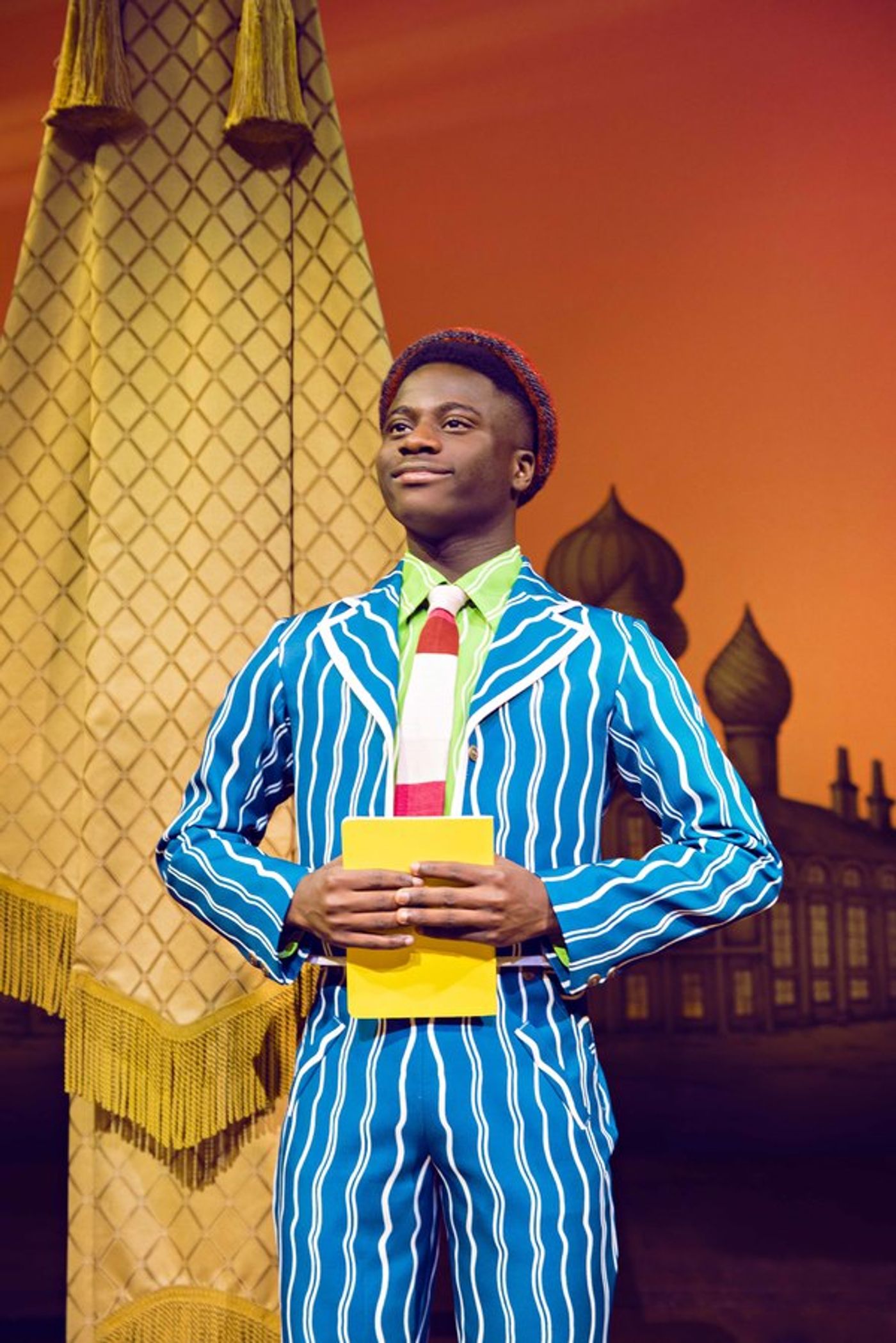 Photo Flash: First Look at Anita Dobson and The New Cast of WICKED  Image