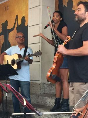 Renee Elise Goldsberry Photo