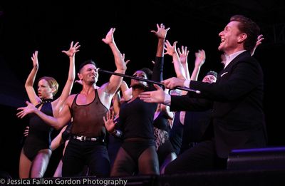 Jason Danieley and the cast of Chicago Photo