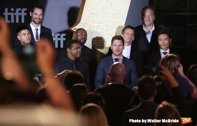 Martin Sensmeier, Manuel Garcia-Rulfo, Denzel Washington,  Antoine Fuqua, Chris Pratt Photo