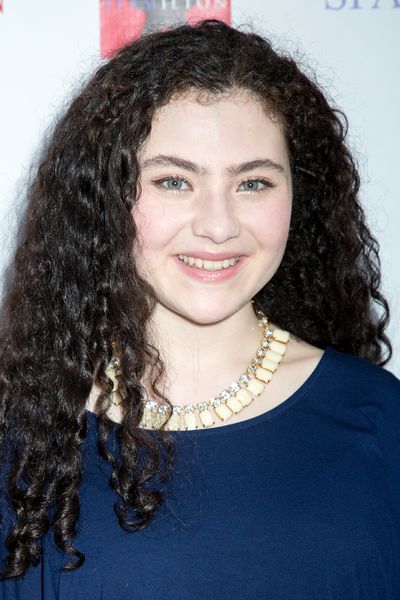 Lilla Crawford Photo