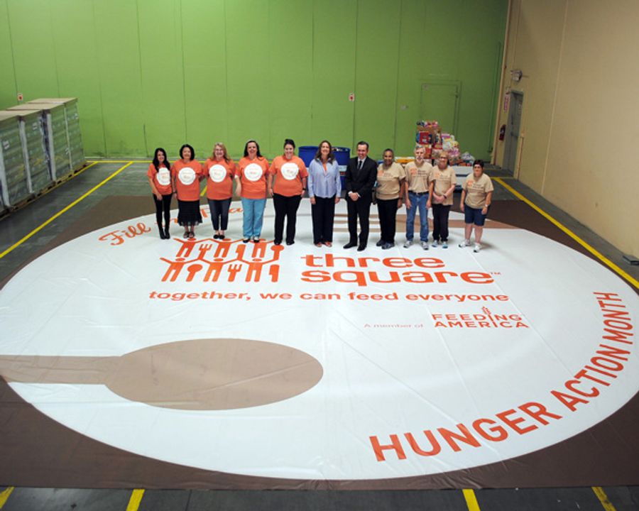 Photo Flash: MILLION DOLLAR QUARTET Cast and More Help Launch Three Square's 'Fill The Plate' for Hunger Action Month Image