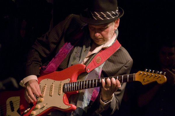 Ronnie Earl Photo