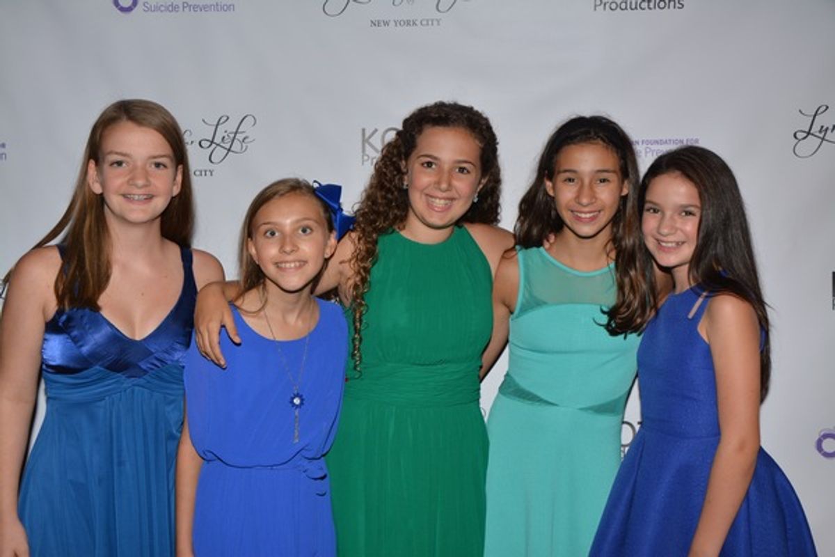 Catherine Pickett, Alyssa Franck, Hannah Dubroff, Victoria Csatay and Chloe Smith at 