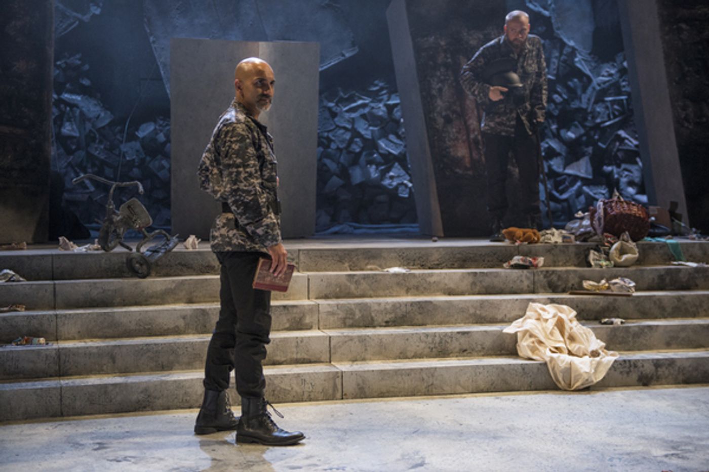 Photo Flash: A Sneak Peek at JULIUS CAESAR y The Writers' Theater.  Image
