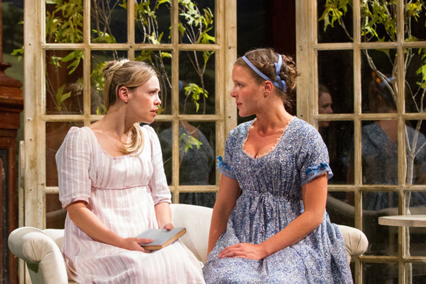Photo Flash: First Look at Maggie McDowell, Erin Weaver and More in Folger Theatre's SENSE & SENSIBILITY  Image