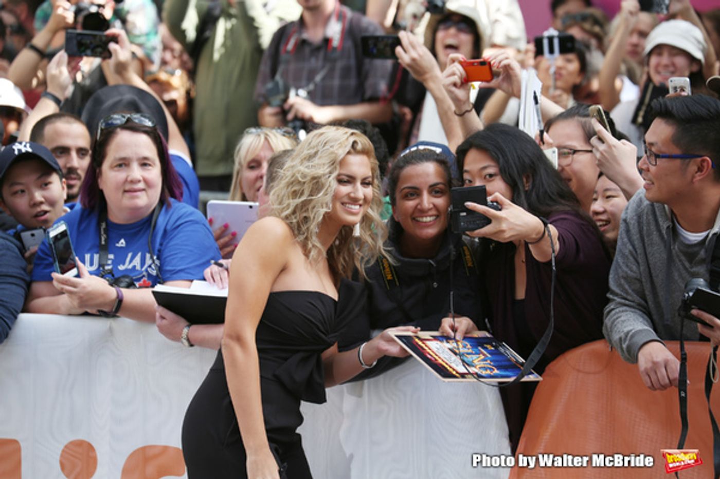 Photo Coverage: Jennifer Hudson & More Attend TIFF: SING Red Carpet Premiere Image