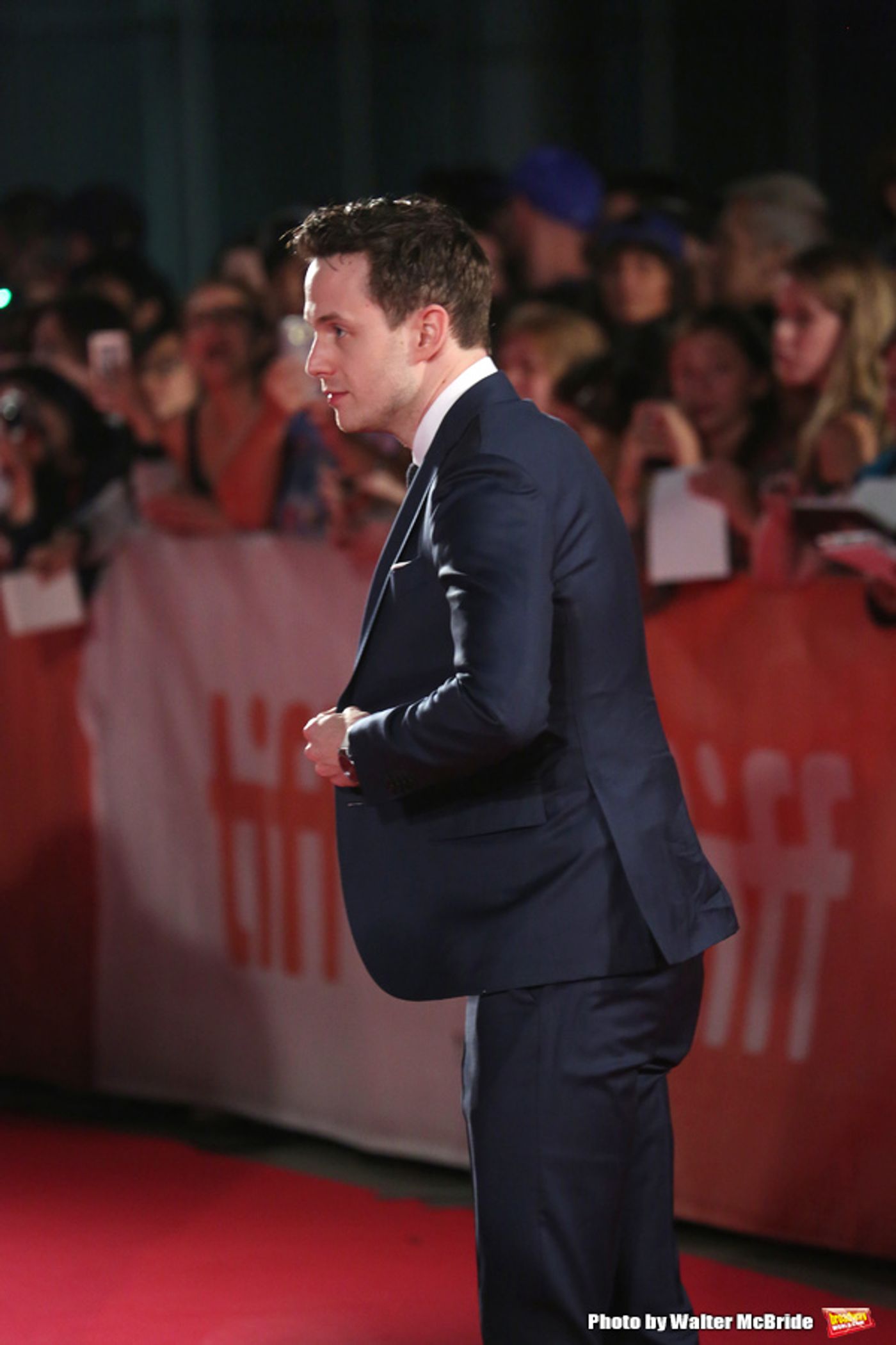 Photo Coverage: Amy Adams & More Attend TIFF: ARRIVAL Red Carpet Premiere Image