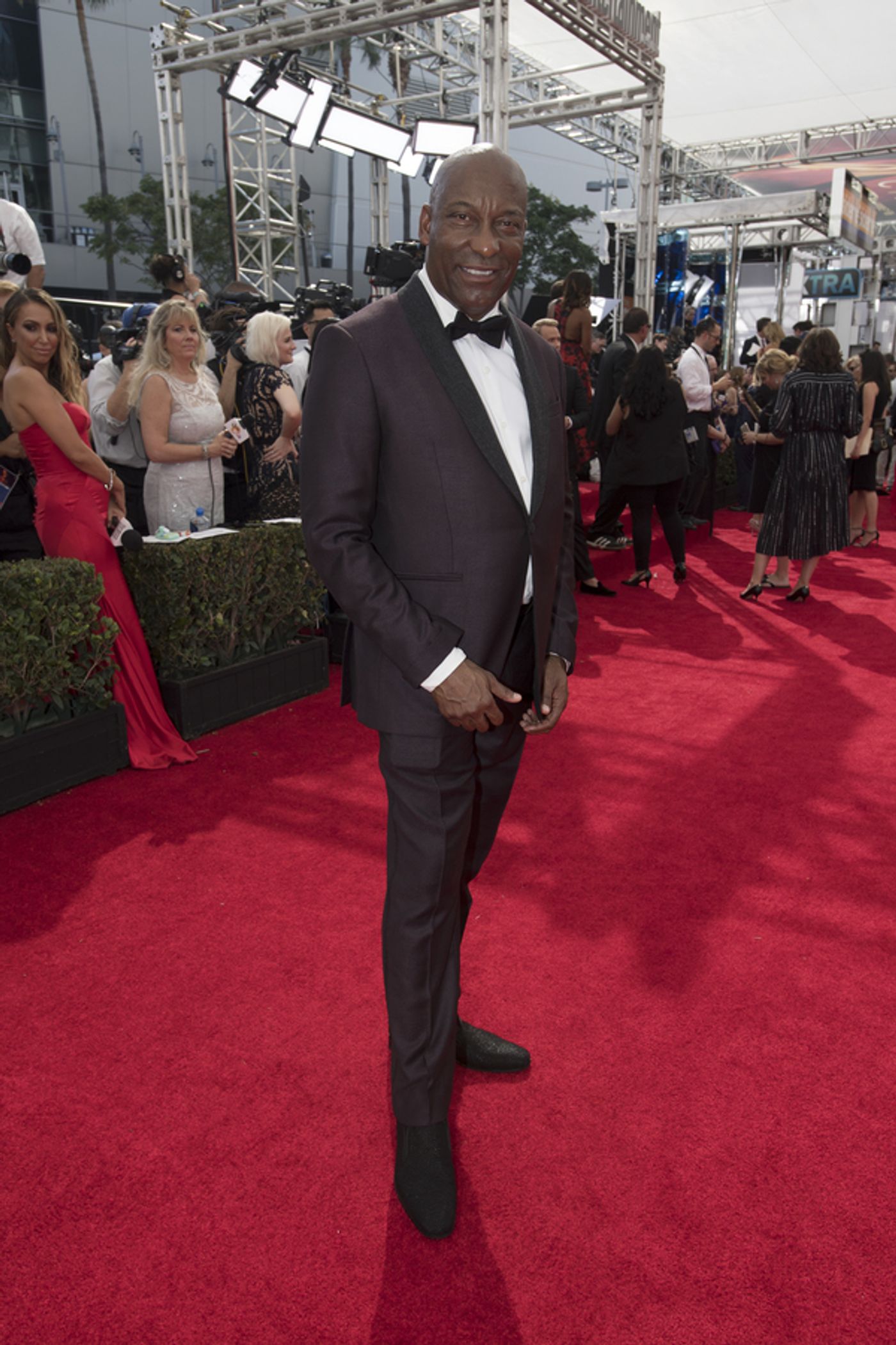Photo Flash: 68th Annual Emmy Award Red Carpet Photo Coverage  Image
