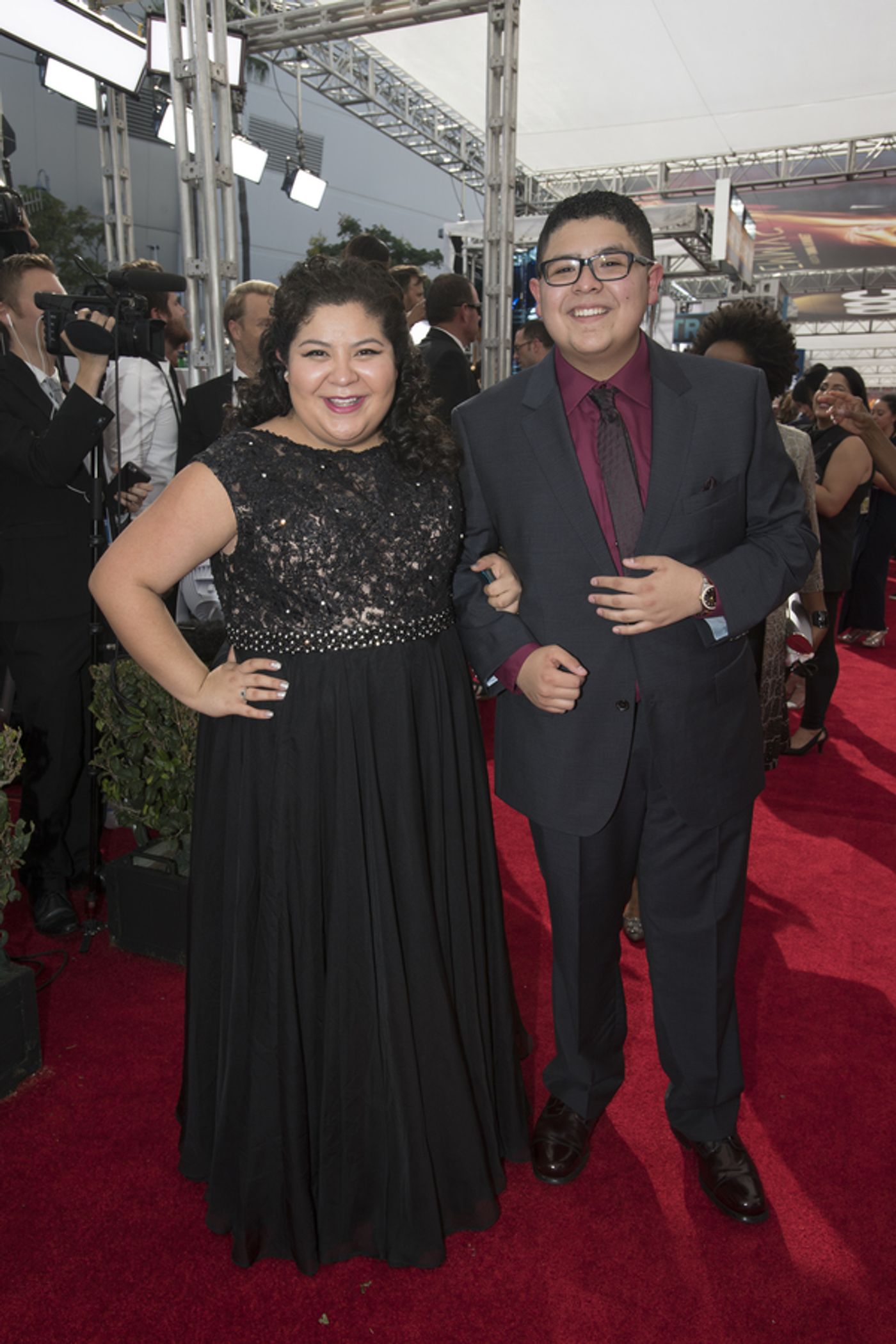 Photo Flash: 68th Annual Emmy Award Red Carpet Photo Coverage  Image