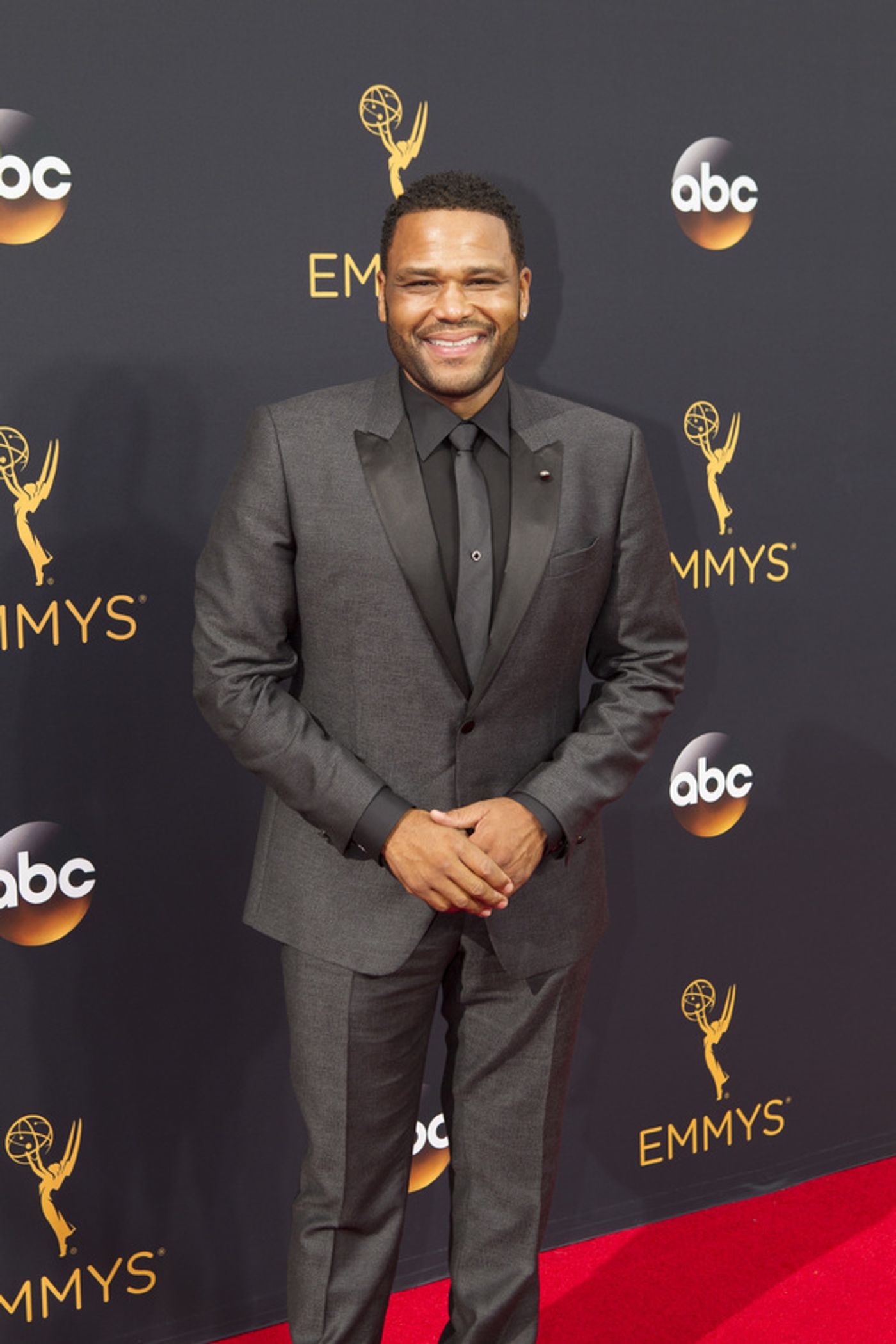 Photo Flash: 68th Annual Emmy Award Red Carpet Photo Coverage  Image