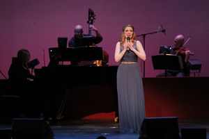 Kristen Hahn @ BroadwayWorld Kristen Hahn Photo