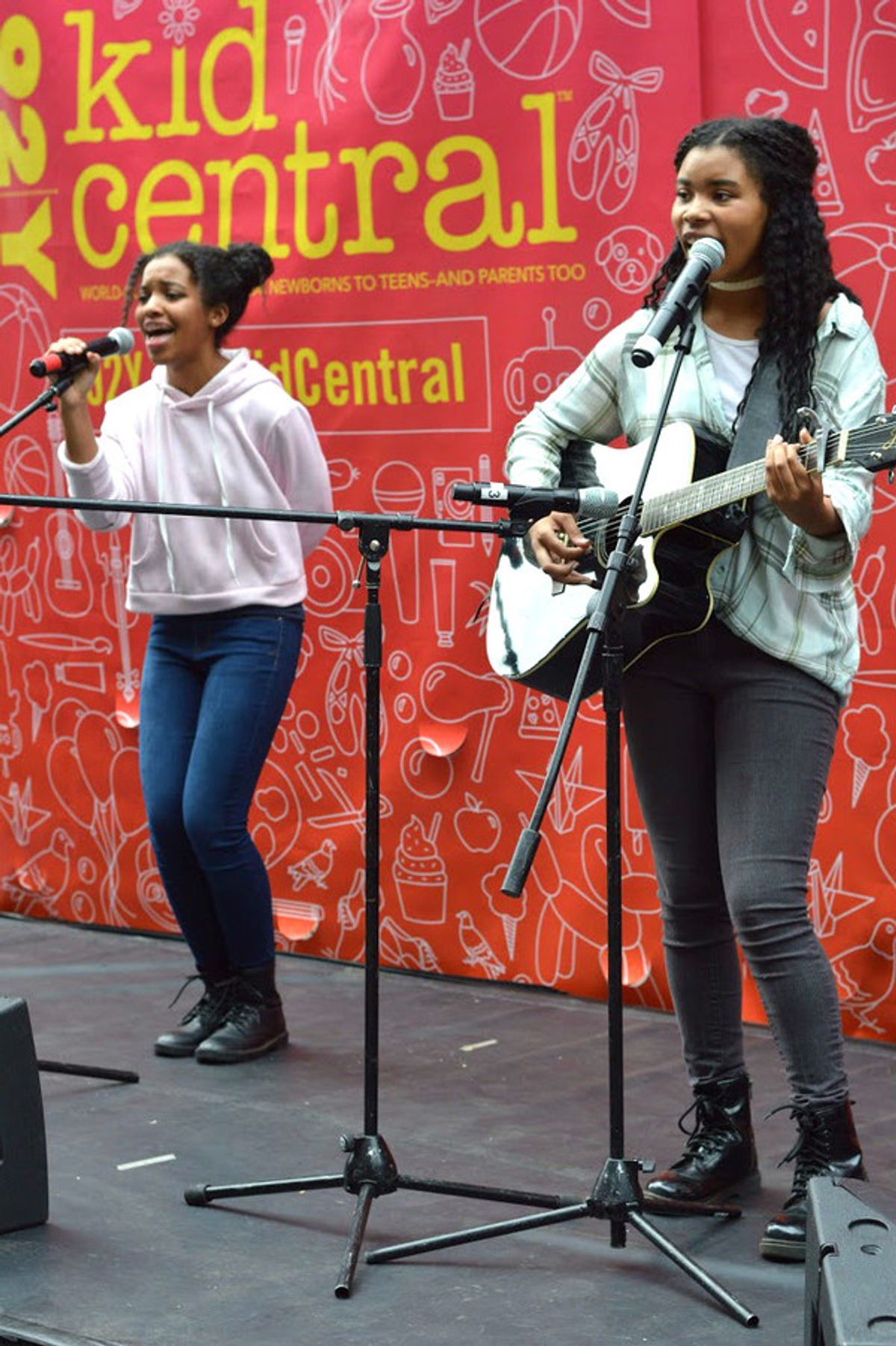 Adaiah Stevens and Sheariah Stevens at 