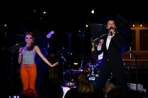 Raquel Glasser and Matthew Morrison Photo