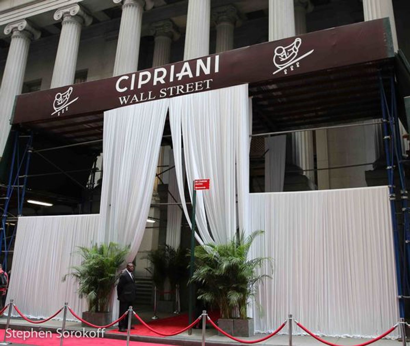 Photo Coverage: Leonardo DiCaprio, Robert De Niro and More Fete Martin Scorsese at Friars Club  Image