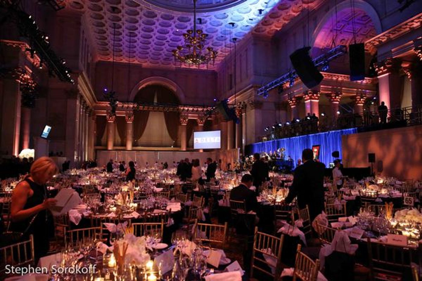Photo Coverage: Leonardo DiCaprio, Robert De Niro and More Fete Martin Scorsese at Friars Club  Image