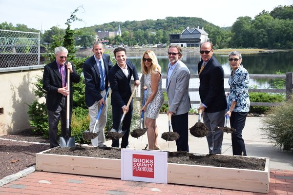 Marvin Woodall, Alexander Fraser, Justin Guarini, Sherri and Kevin Daugherty, Mayor L Photo