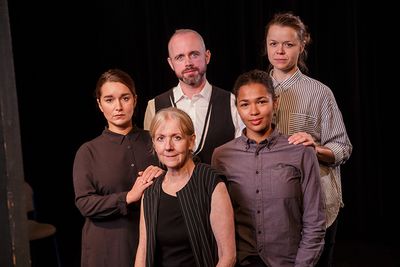 Alice Haig, Paul O'Mahony, Hannah Barrie, Evelyn Miller, and Liz Crowther  Photo
