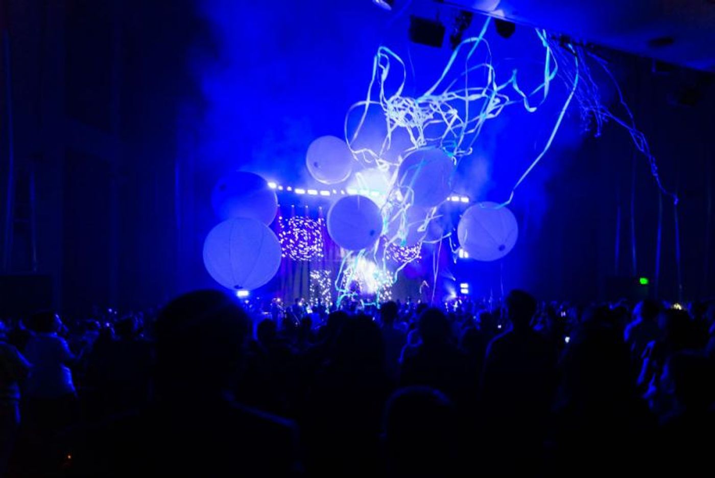 Review: BLUE MAN GROUP is Extraordinarily Thrilling!  Image