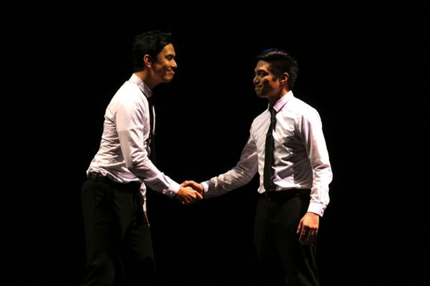 Photo Flash: First Look at JERSEY BOYS in Manila; Show Runs Thru Oct. 16  Image