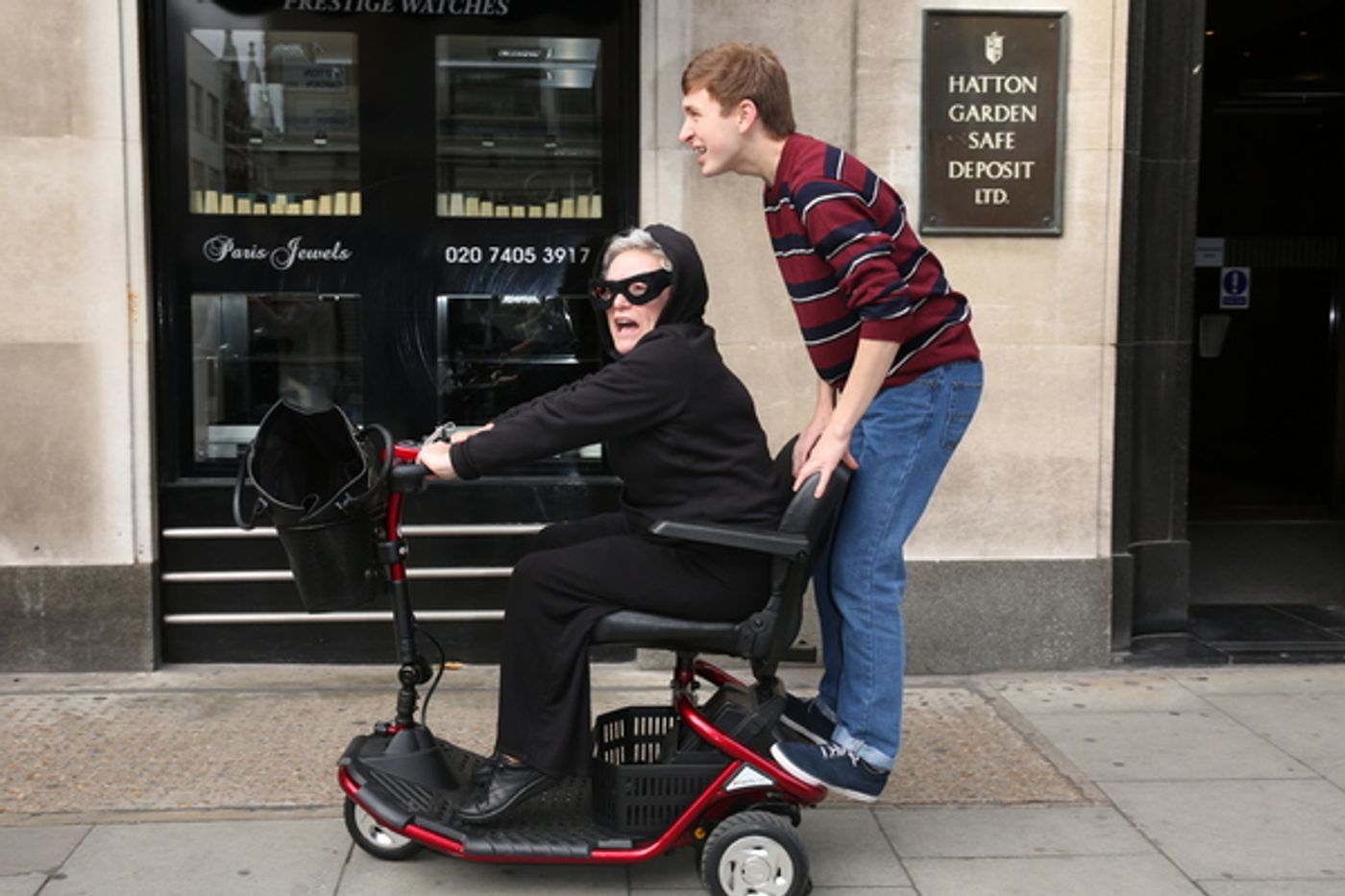 Photo Flash: David Walliams Launches West End GANGSTA GRANNY at Hatton Garden's Bedazzl Diamonds Photo Flash: David Walliams Launches West End GANGSTA GRANNY at Hatton Garden's Bedazzl Diamonds Image